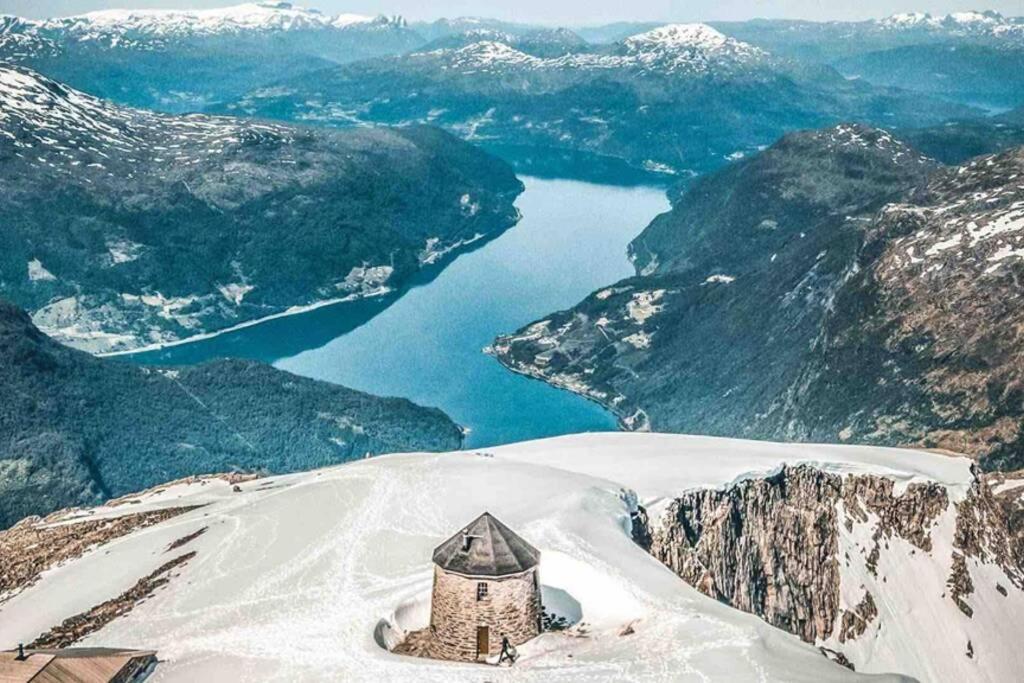 Hytte I Stryn Med Elbil Lader Exterior photo