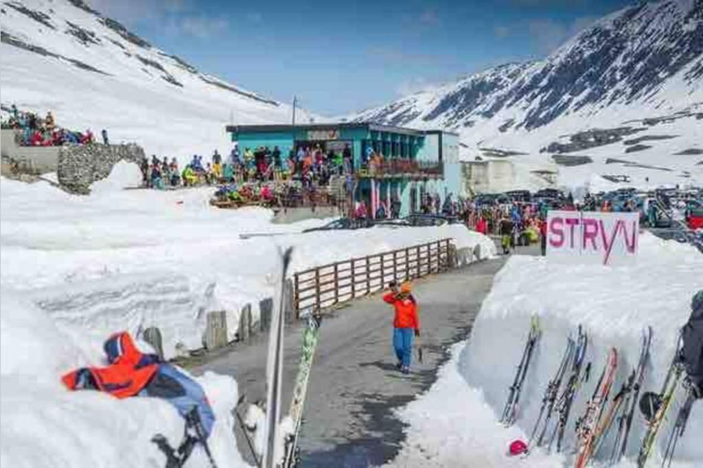 Hytte I Stryn Med Elbil Lader Exterior photo