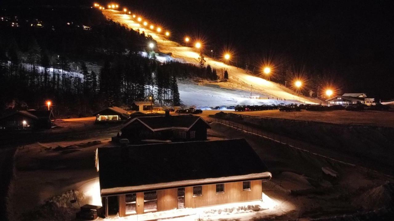 Hytte I Stryn Med Elbil Lader Exterior photo